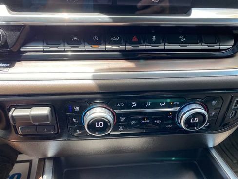 Used 2025 GMC Sierra 1500 SLT AWD/4WD image 18