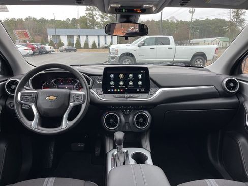 Used 2023 Chevrolet Blazer LT image 8