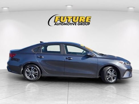 Used 2023 Kia Forte LXS FWD image 4