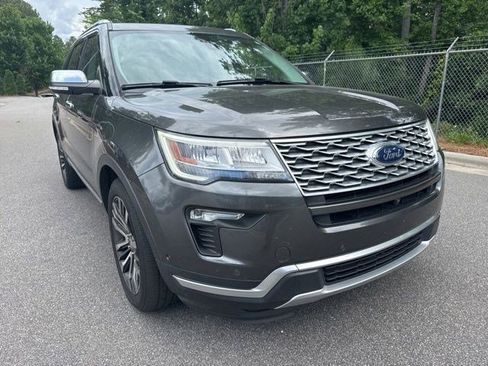 Used 2018 Ford Explorer Platinum AWD/4WD image 3