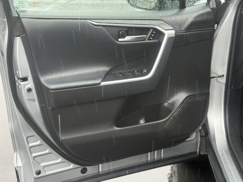 Used 2023 Toyota RAV4 Limited image 13