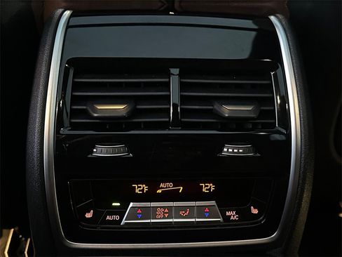 Used 2020 BMW X5 M50i image 26