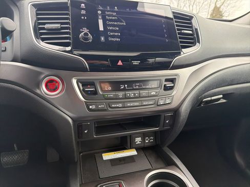 Used 2022 Honda Pilot Special Edition image 16