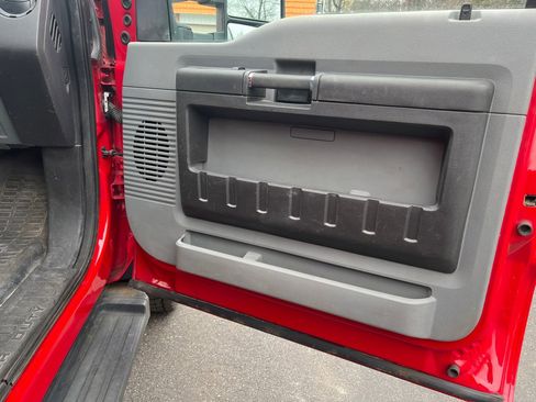 Used 2015 Ford F550 4x4 Regular Cab Super Duty image 16