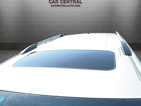 Used 2011 Toyota Highlander Limited w/ Tow Pkg image 28