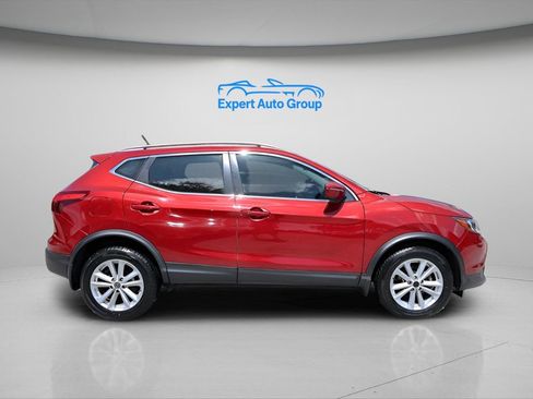 Used 2019 Nissan Rogue Sport SV FWD image 3