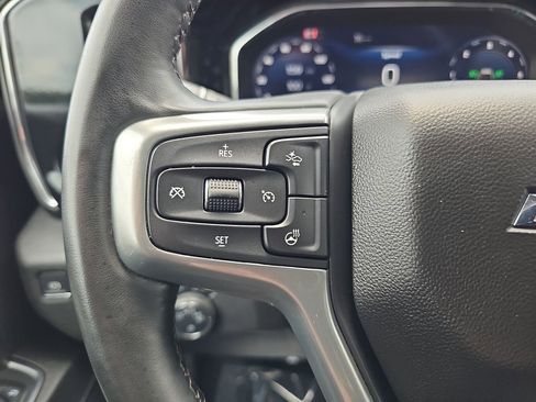 Used 2025 Chevrolet Silverado 1500 LT AWD/4WD image 17