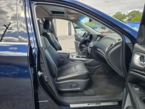 Used 2019 INFINITI QX60 Luxe w/ Essential Package image 12