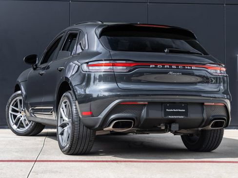 Certified 2026 Porsche Macan AWD/4WD image 3