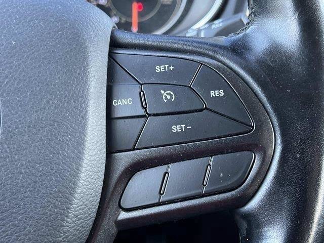 Used 2020 Jeep Cherokee Trailhawk w/ Cold Weather Group AWD/4WD image 27