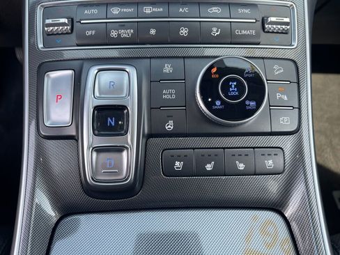 Used 2023 Hyundai Santa Fe Limited AWD/4WD image 16