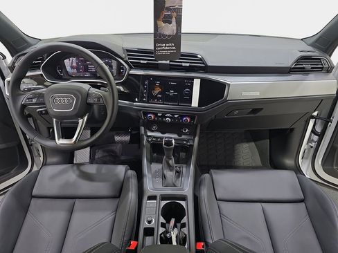 Used 2025 Audi Q3 2.0T Premium w/ Convenience Package AWD/4WD image 9