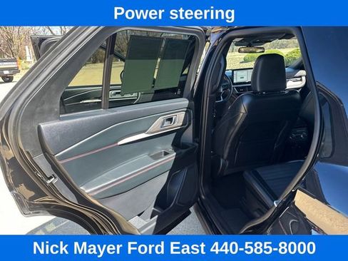 Used 2025 Ford Explorer ST-Line AWD/4WD image 32