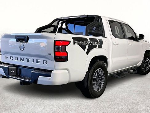 Used 2024 Nissan Frontier SL w/ Technology Package image 2