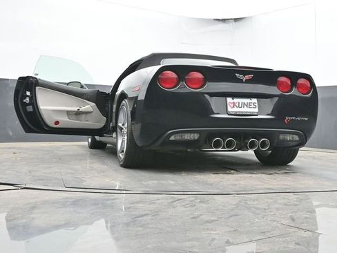 Used 2007 Chevrolet Corvette Convertible w/ Preferred Equipment Group RWD image 60