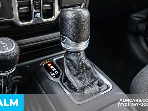 Used 2025 Jeep Wrangler Unlimited Sahara AWD/4WD image 42