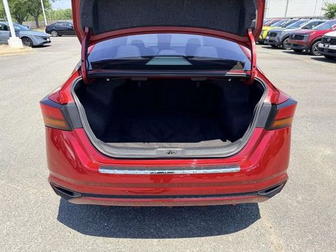 Used 2022 Nissan Altima 2.5 SV FWD image 12