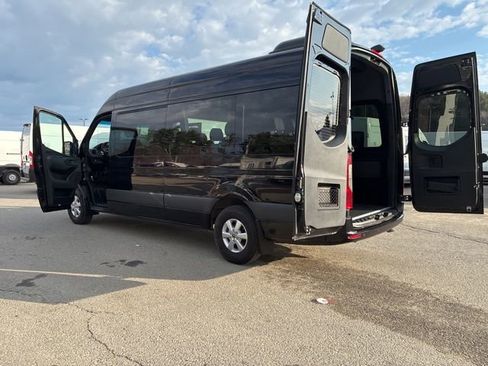 Used 2021 Mercedes-Benz Sprinter 2500 image 20