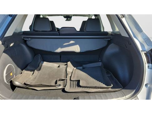 Used 2024 Toyota Corolla Cross XLE w/ Convenience Package image 12