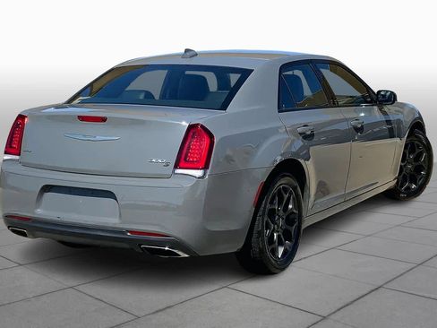 Used 2019 Chrysler 300 S image 13