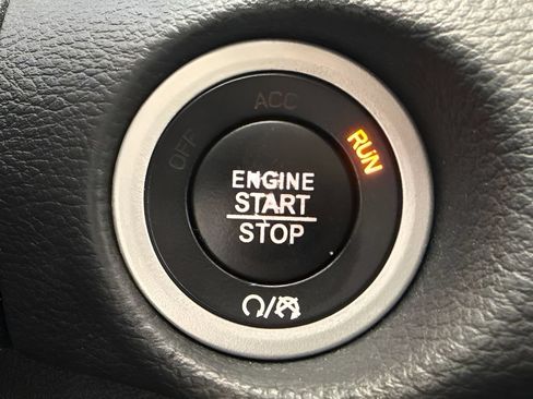 Used 2017 Chrysler 200 Limited Platinum FWD image 22