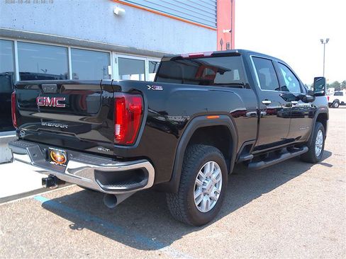 Used 2022 GMC Sierra 2500 SLT AWD/4WD image 3