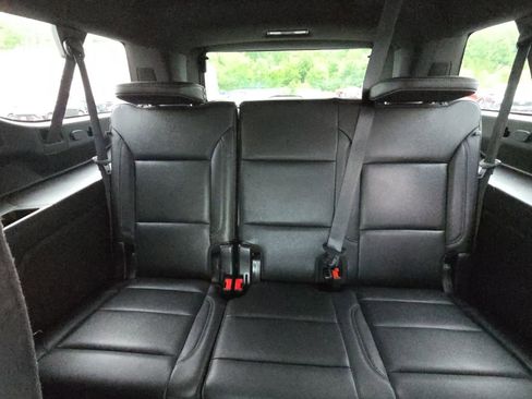 Used 2021 Chevrolet Suburban LT AWD/4WD image 31