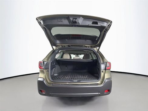 Used 2025 Subaru Outback Premium AWD/4WD image 24