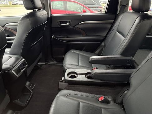Used 2019 Toyota Highlander Limited image 5