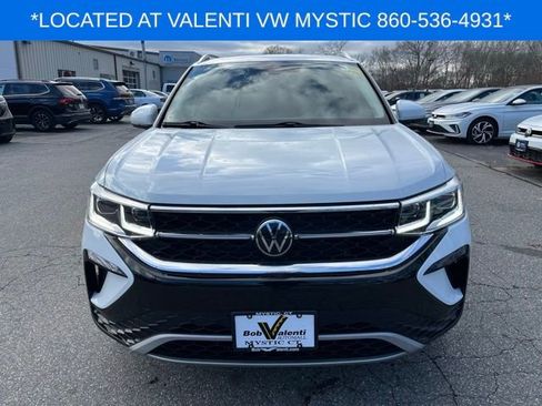 Certified 2023 Volkswagen Taos SEL image 3