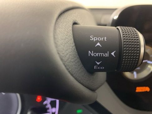 Used 2025 Lexus ES 300h w/ Premium Package image 21