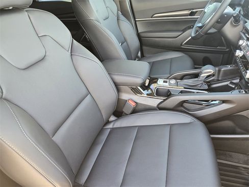 New 2025 Kia Telluride S image 10