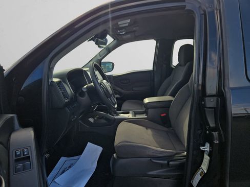 Used 2022 Nissan Frontier S w/ Technology Package image 9
