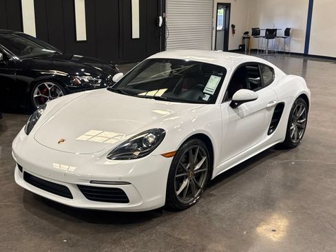 Used 2019 Porsche 718 Cayman RWD image 9
