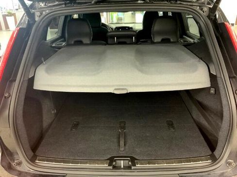 Used 2020 Volvo XC40 T5 R-Design image 31