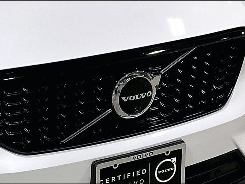 Certified 2026 Volvo XC40 B5 Plus w/ Protection Package Premier AWD/4WD image 31
