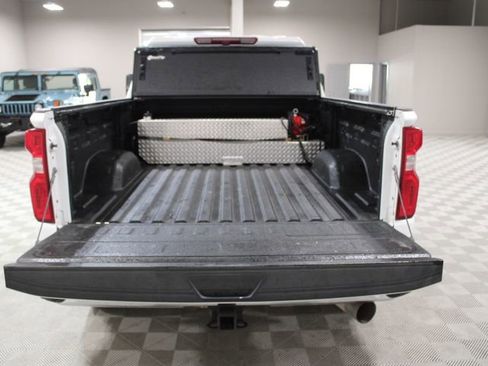 Used 2024 Chevrolet Silverado 2500 LTZ w/ LTZ Convenience Package AWD/4WD image 15