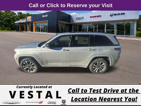 New 2023 Jeep Grand Cherokee Overland AWD/4WD image 4
