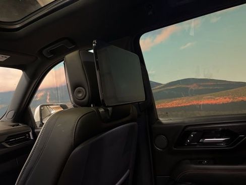 Used 2025 GMC Yukon XL AT4 Ultimate image 57