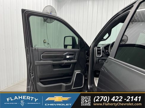 Used 2025 RAM 3500 Laramie w/ Max Tow Package AWD/4WD image 8
