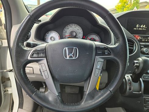 Used 2014 Honda Pilot Touring image 17