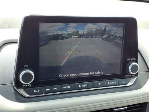 Used 2025 Nissan Rogue SV AWD/4WD image 20