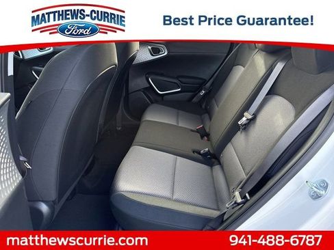 Used 2025 Kia Soul LX w/ LX Technology Package FWD image 12