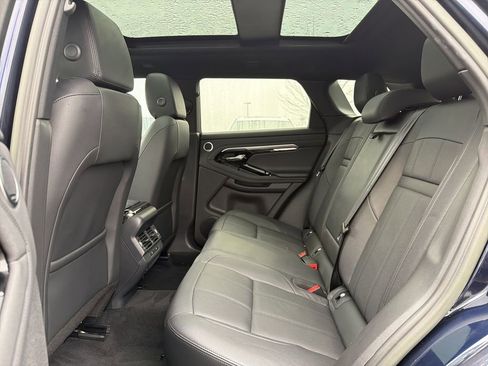 Used 2023 Land Rover Range Rover Evoque R-Dynamic SE image 5