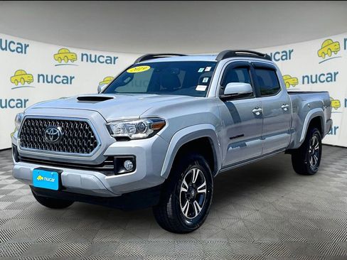 Used 2019 Toyota Tacoma TRD Sport w/ TRD Premium Sport Package AWD/4WD image 3