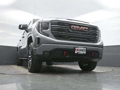 Used 2023 GMC Sierra 1500 AT4 w/ Technology Package AWD/4WD image 34