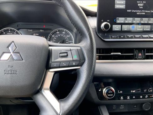 Used 2024 Mitsubishi Outlander SE FWD image 24