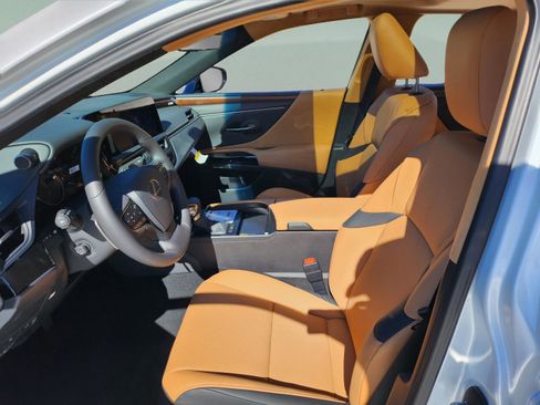 New 2025 Lexus ES 350 w/ Premium Package image 10