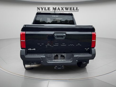 Used 2024 Toyota Tacoma SR AWD/4WD image 18