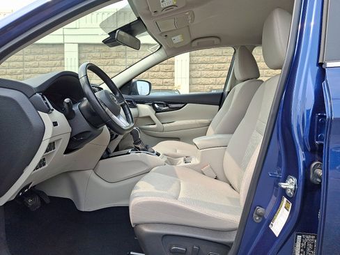 Used 2021 Nissan Rogue Sport SV image 11